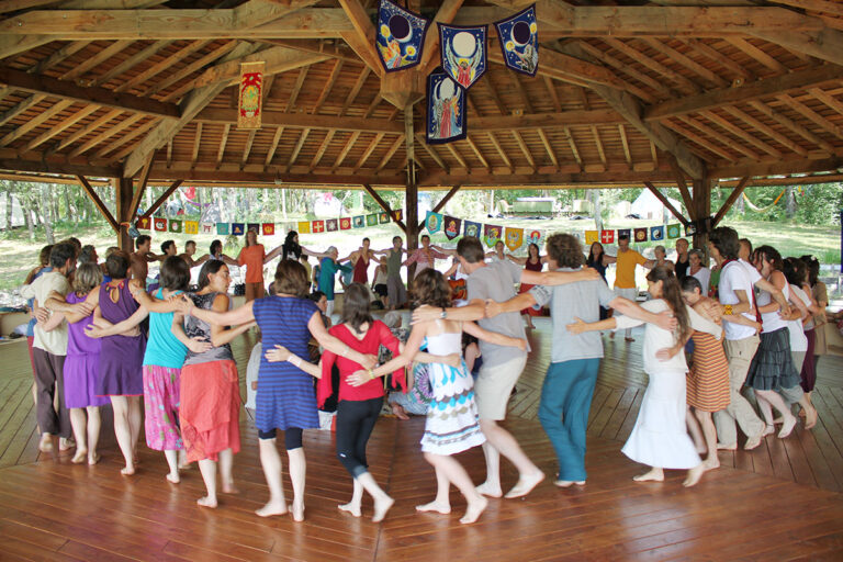 Cercle des Danses de la Paix Universelle à Angers